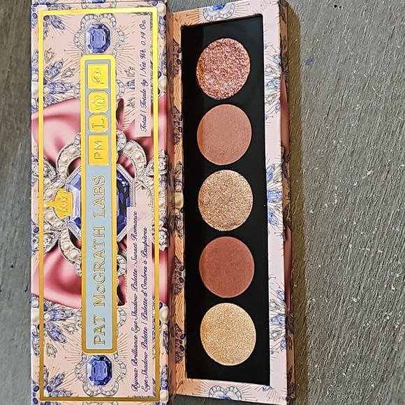 Pat McGrath and more set - Picture 7 of 8